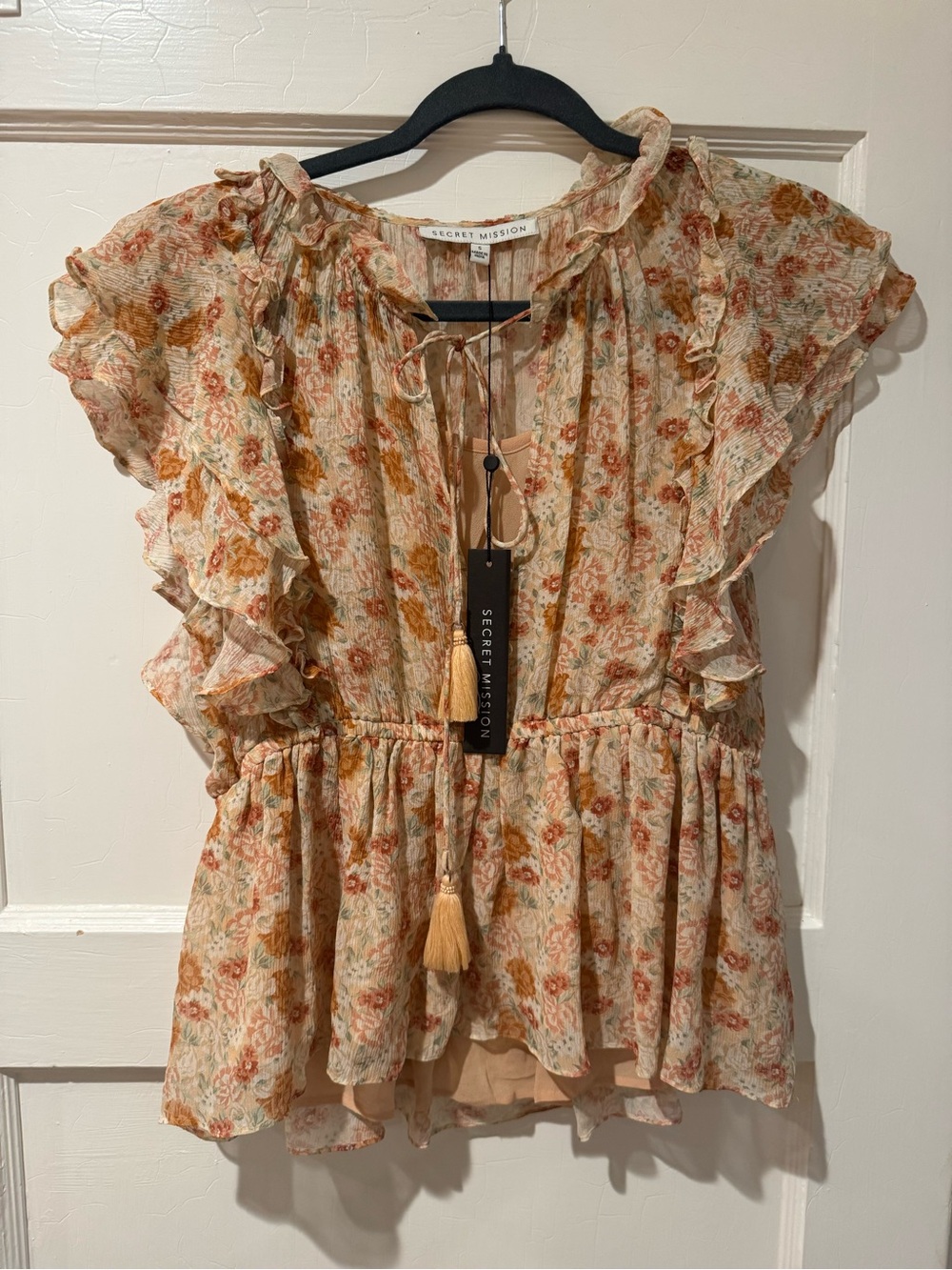 Secret Mission Floral Ruffle Short Sleeve Top in Cream and Orange